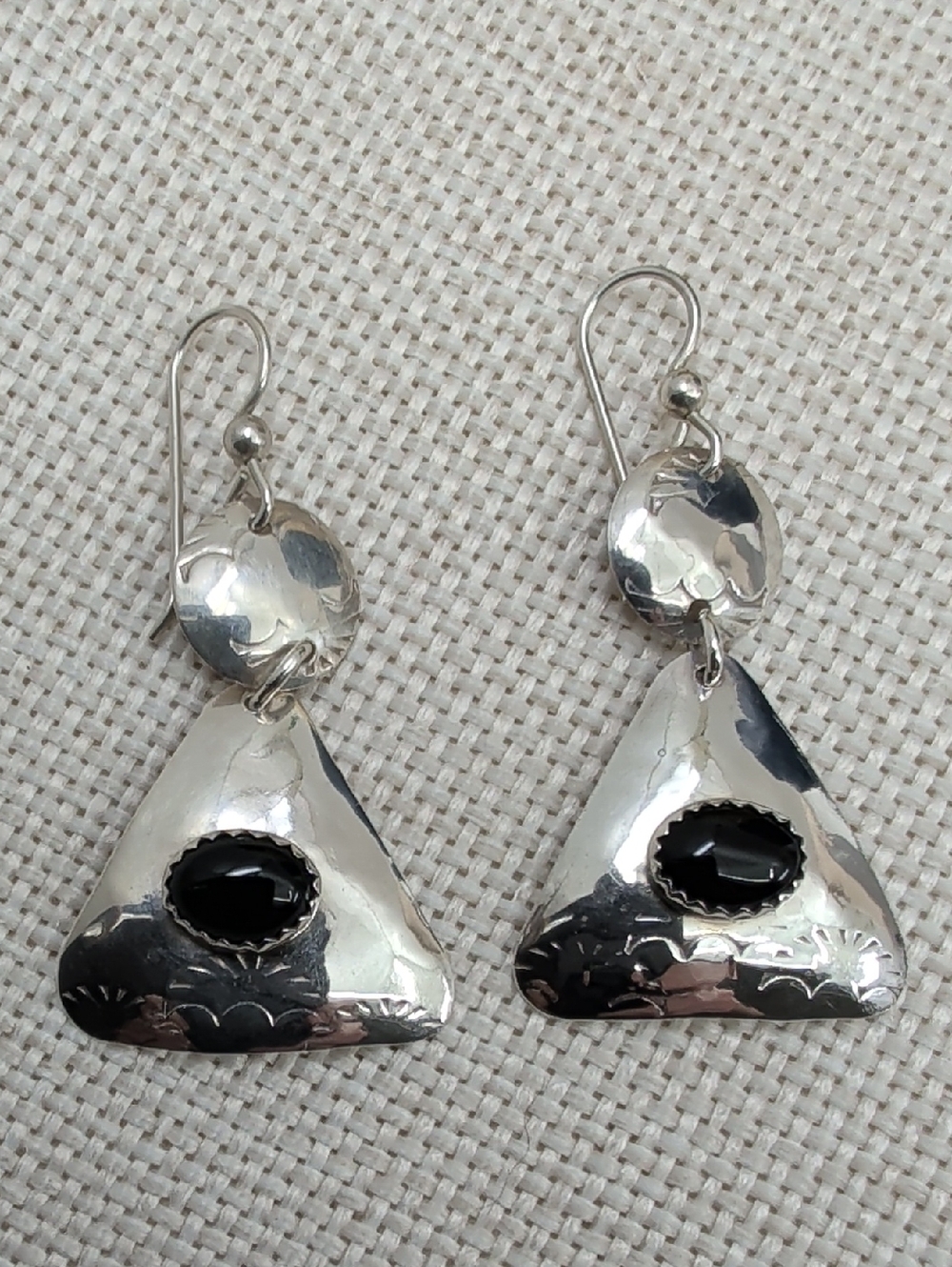 Vintage Sterling 925 Black Onyx Hammered Artisan Drop Dangle Earrings 1990s
